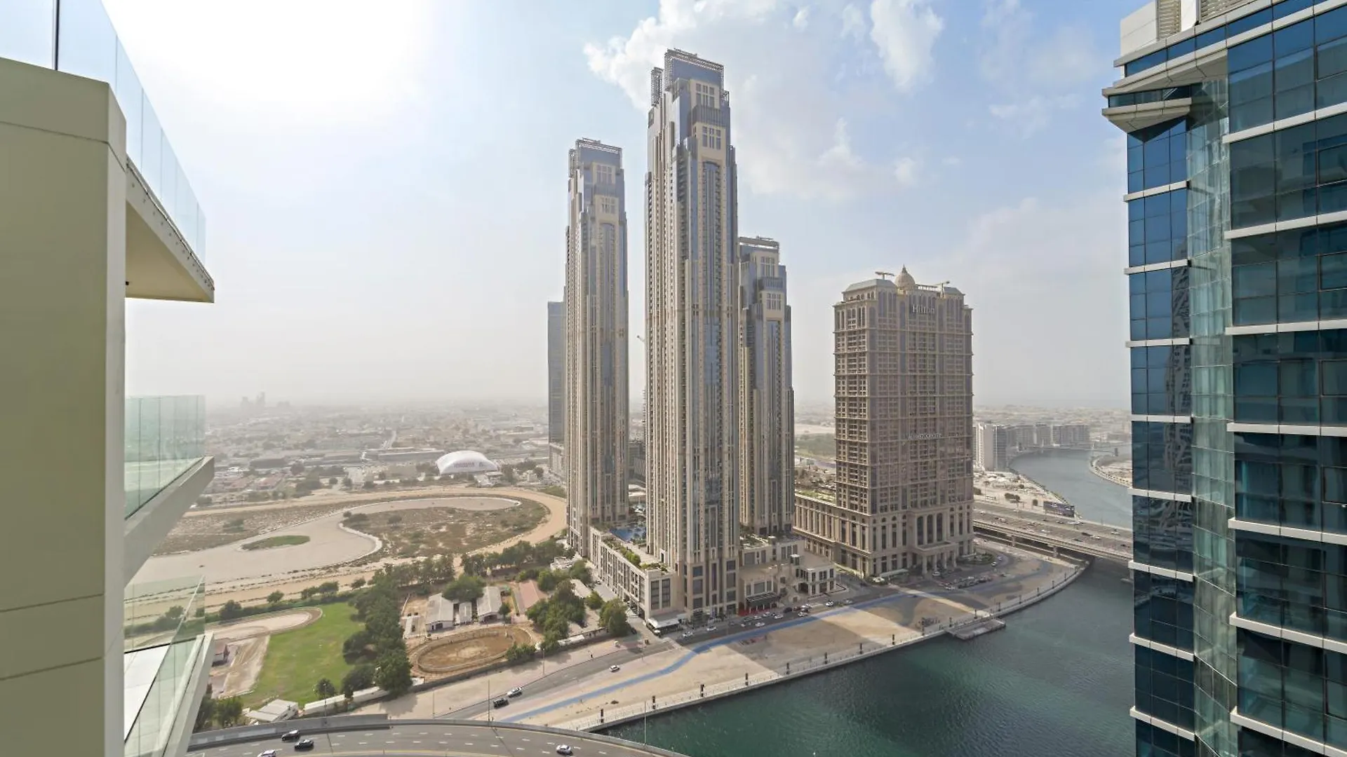 Stylish 2Br In Business Bay Canal View Pool & Gym Dubaï